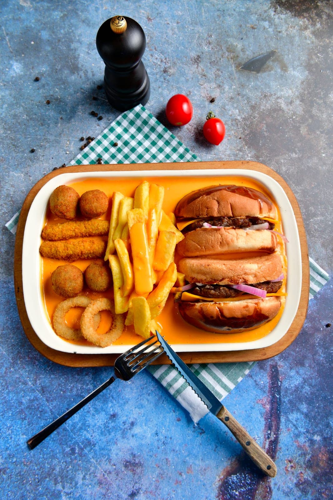 Cheddar Soslu Burger