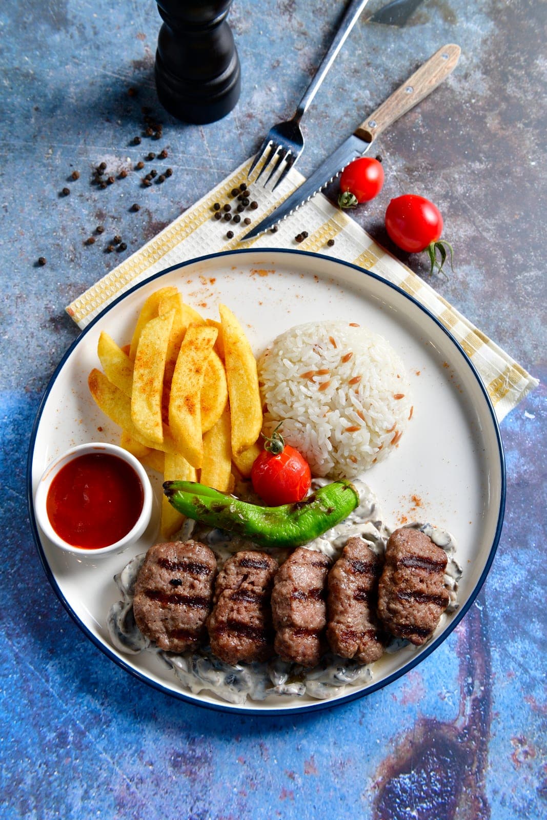 Trüf Mantar Soslu Köfte